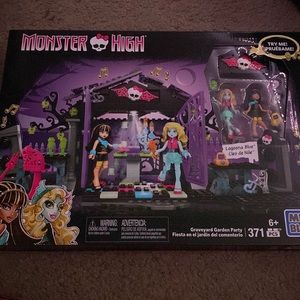 Monster High Mega Bloks - Graveyard Garden Party